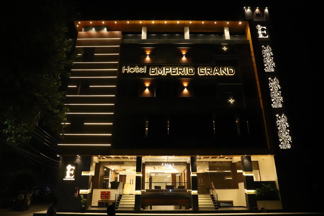 Hotel Emperio Grand Lucknow Exterior photo